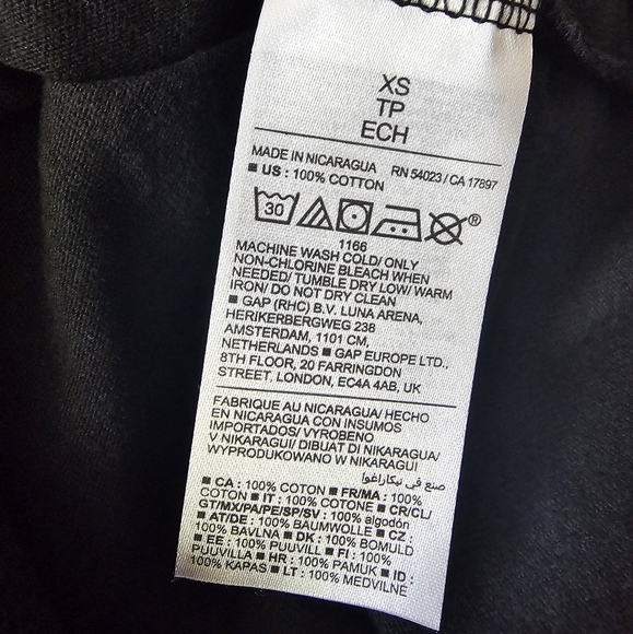 Hello kitty t-shirt - Picture 2 of 2